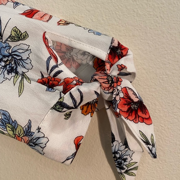 Floral Blouse - Picture 7 of 8